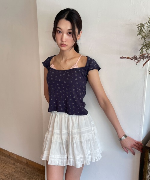 UNE MANSION(ユヌマンション)の「【UNE ORIGINAL】フラワーフレンチスリーブトップス(Tシャツ/カットソー・レディース・ネイビー/アイボリー・FREE)」の7枚目の写真