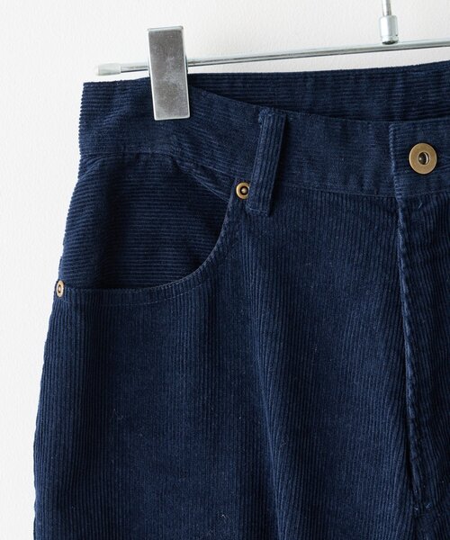 Kastane（カスタネ）の「【UNISEX/2サイズ展開/SETUP対応】コーデュロイニータックパンツ（その他パンツ・レディース・ブラウン/ネイビー・2/1）」の19枚目の写真