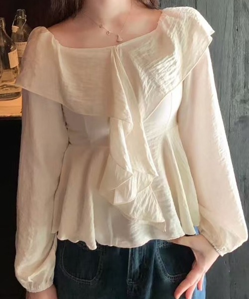 Lace Ladies(レースレディース)の「ボリューム ラッフルカラー ペプラム 長袖 ブラウス(シャツ/ブラウス・レディース・アイボリー/ピンクベージュ・FREE)」の8枚目の写真