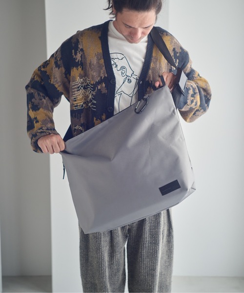 ADAM PATEK(アダムパテック)の「ADAMPATEK/water repellent shoulder big bag 2nd/撥水ショルダービッグバッグ(ショルダーバッグ・メンズ・ブラック/ネイビー/カーキ/グレー系・FREE)」の13枚目の写真