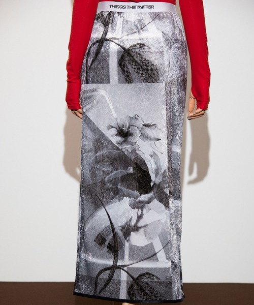THINGS THAT MATTER（シングス ザット マター）の「PRE-SENT PRINT VELOUR NARROW SKIRT / プレセントプリントベロアナロースカート（スカート・レディース・マルチ/ブラック・1/2）」の5枚目の写真