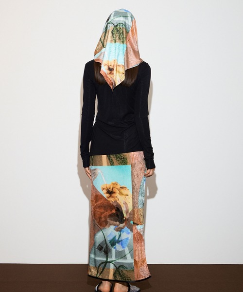 THINGS THAT MATTER（シングス ザット マター）の「PRE-SENT PRINT VELOUR NARROW SKIRT / プレセントプリントベロアナロースカート（スカート・レディース・マルチ/ブラック・1/2）」の10枚目の写真