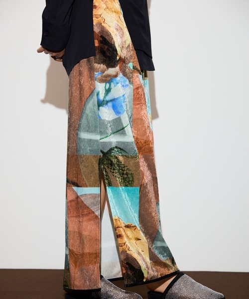 THINGS THAT MATTER（シングス ザット マター）の「PRE-SENT PRINT VELOUR NARROW SKIRT / プレセントプリントベロアナロースカート（スカート・レディース・マルチ/ブラック・1/2）」の3枚目の写真