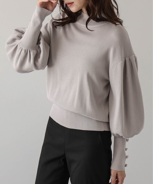 AMELY(エミリー)の「バルーンスリーブモックネックニット(ニット/セーター・レディース・ホワイト/ブラック/ブラウン/グレイッシュベージュ/グレー/ブルー・フリー)」の5枚目の写真