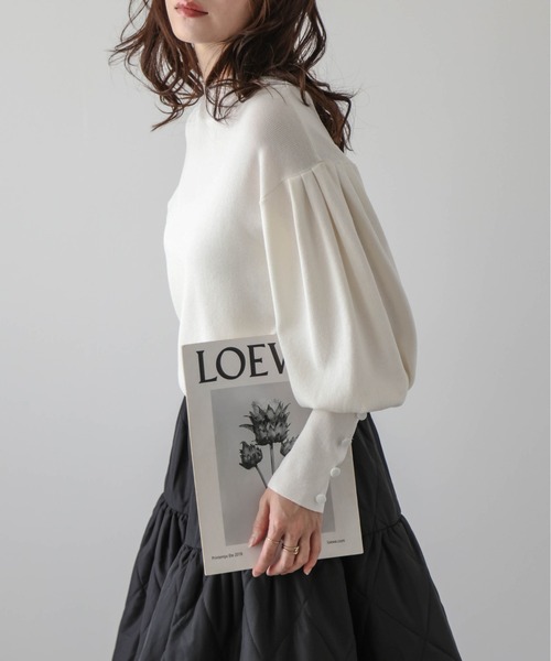 AMELY(エミリー)の「バルーンスリーブモックネックニット(ニット/セーター・レディース・ホワイト/ブラック/ブラウン/グレイッシュベージュ/グレー/ブルー・フリー)」の10枚目の写真