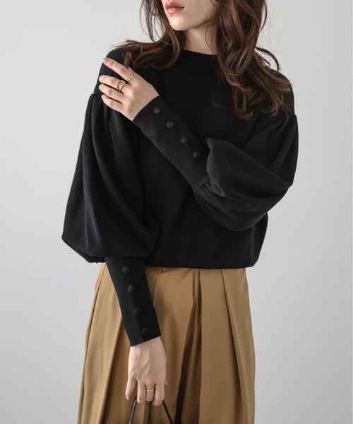 AMELY(エミリー)の「バルーンスリーブモックネックニット(ニット/セーター・レディース・ホワイト/ブラック/ブラウン/グレイッシュベージュ/グレー/ブルー・フリー)」の15枚目の写真