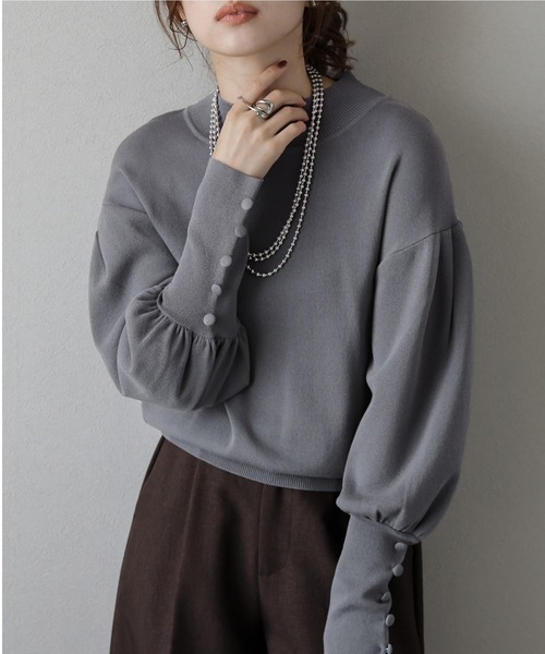 AMELY(エミリー)の「バルーンスリーブモックネックニット(ニット/セーター・レディース・ホワイト/ブラック/ブラウン/グレイッシュベージュ/グレー/ブルー・フリー)」の18枚目の写真