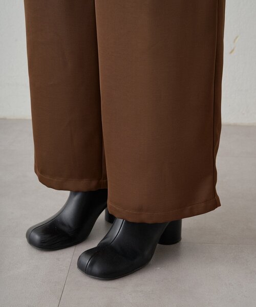LOUNGEDRESS（ラウンジドレス）の「ワイドベルトサテンパンツ 2nd（その他パンツ・レディース・アイボリー/ブラウン・SMALL/MEDIUM）」の3枚目の写真