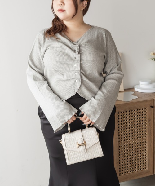 CLETTE(クレット)の「CLETTEオリジナルフロントギャザーデザインカーディガン(カーディガン/ボレロ・レディース・グレー/ブラック・LL/3L/4L)」の9枚目の写真