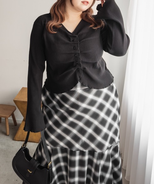 CLETTE(クレット)の「CLETTEオリジナルフロントギャザーデザインカーディガン(カーディガン/ボレロ・レディース・グレー/ブラック・LL/3L/4L)」の4枚目の写真