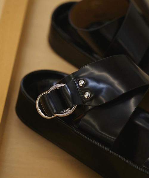 TODAYFUL(トゥデイフル)の「【TODAYFUL/トゥデイフル】Chunky Belt Sandals/チャンキーベルトサンダル(サンダル・レディース・キナリ/ブラック・36/37/38)」の4枚目の写真
