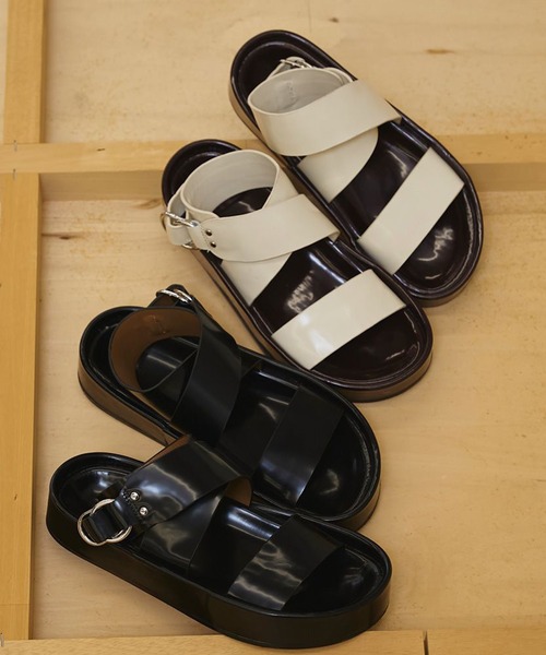 TODAYFUL(トゥデイフル)の「【TODAYFUL/トゥデイフル】Chunky Belt Sandals/チャンキーベルトサンダル(サンダル・レディース・キナリ/ブラック・36/37/38)」の3枚目の写真