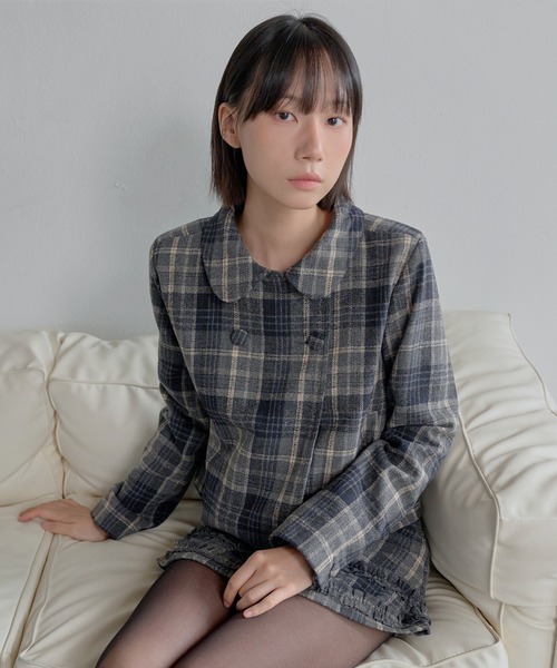 UNE MANSION（ユヌマンション）の「【UNE ORIGINAL】ラウンドカラーユニークフロントボタンダブルジャケット（テーラードジャケット・レディース・グレー/ブラック/ネイビー・FREE）」の3枚目の写真