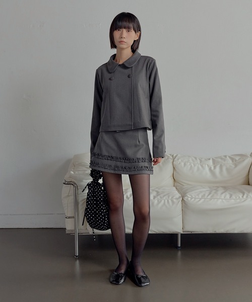UNE MANSION（ユヌマンション）の「【UNE ORIGINAL】ラウンドカラーユニークフロントボタンダブルジャケット（テーラードジャケット・レディース・グレー/ブラック/ネイビー・FREE）」の4枚目の写真
