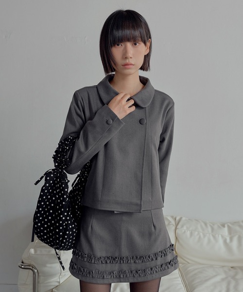 UNE MANSION（ユヌマンション）の「【UNE ORIGINAL】ラウンドカラーユニークフロントボタンダブルジャケット（テーラードジャケット・レディース・グレー/ブラック/ネイビー・FREE）」の5枚目の写真