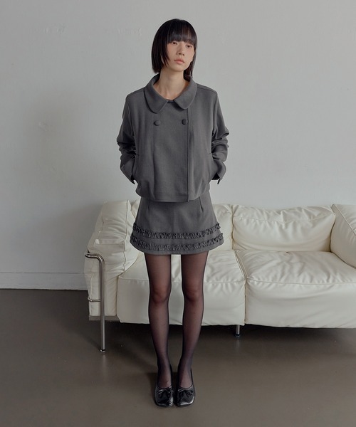 UNE MANSION（ユヌマンション）の「【UNE ORIGINAL】ラウンドカラーユニークフロントボタンダブルジャケット（テーラードジャケット・レディース・グレー/ブラック/ネイビー・FREE）」の9枚目の写真