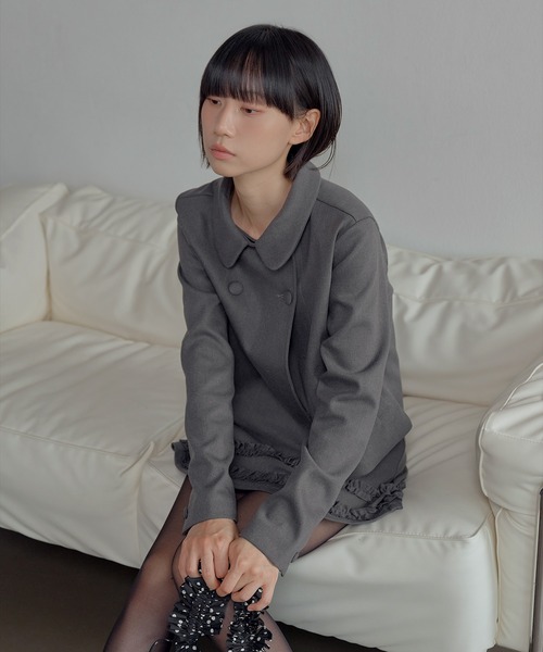 UNE MANSION（ユヌマンション）の「【UNE ORIGINAL】ラウンドカラーユニークフロントボタンダブルジャケット（テーラードジャケット・レディース・グレー/ブラック/ネイビー・FREE）」の12枚目の写真