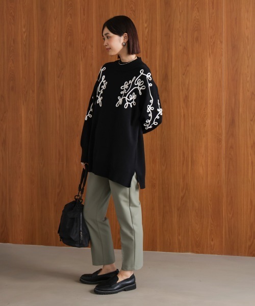 Bou Jeloud(ブージュルード)の「コード刺繍ハイネックチュニック(スウェット・レディース・ブラック/グレー/ブラウン・FREE)」の6枚目の写真