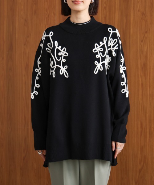 Bou Jeloud(ブージュルード)の「コード刺繍ハイネックチュニック(スウェット・レディース・ブラック/グレー/ブラウン・FREE)」の13枚目の写真