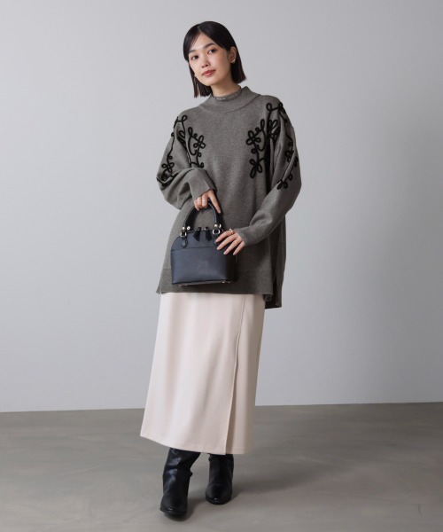 Bou Jeloud(ブージュルード)の「コード刺繍ハイネックチュニック(スウェット・レディース・ブラック/グレー/ブラウン・FREE)」の15枚目の写真