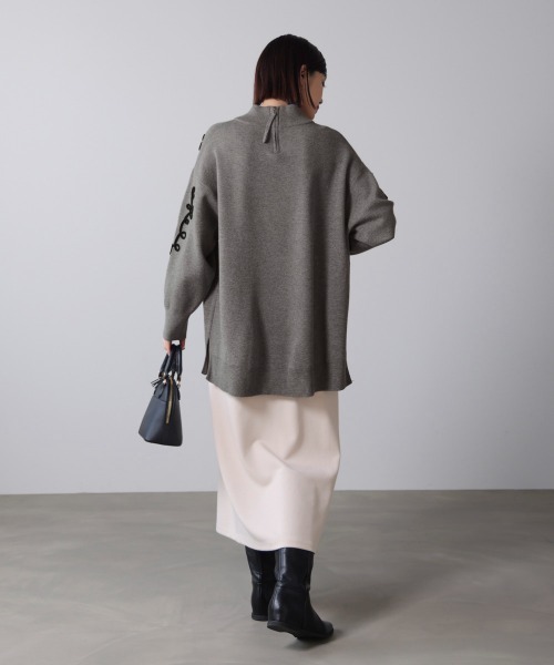 Bou Jeloud(ブージュルード)の「コード刺繍ハイネックチュニック(スウェット・レディース・ブラック/グレー/ブラウン・FREE)」の22枚目の写真