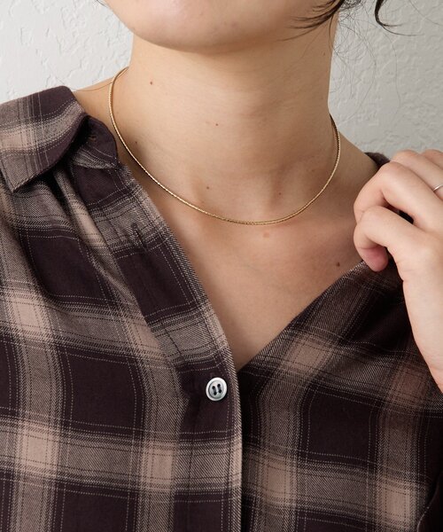 RIVE DROITE(リヴドロワ)の「【洗練された印象に】ワイヤーショートネックレス(ネックレス・レディース・シルバー/ゴールド・FREE)」の5枚目の写真