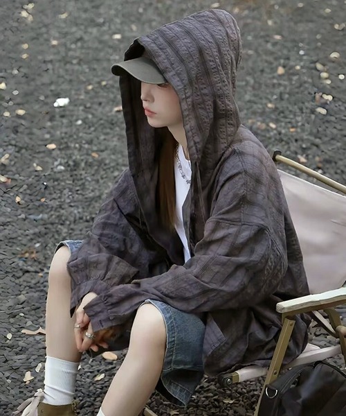 lulufa(ルルファ)の「オーバーサイズ フード付きチェックシャツ 長袖/ルーズシルエット ユニセックス(シャツ/ブラウス・メンズ・ブルー/グレー/ブラウン・MEDIUM/LARGE)」の4枚目の写真