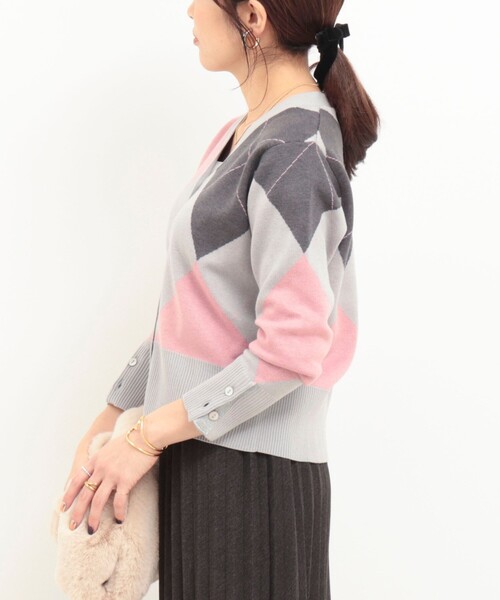 MICO COULIER（ミコクリエ）の「アーガイルジャガード Vネックカーディガン（カーディガン/ボレロ・レディース・ブルー系その他/グレー系その他・38）」の14枚目の写真
