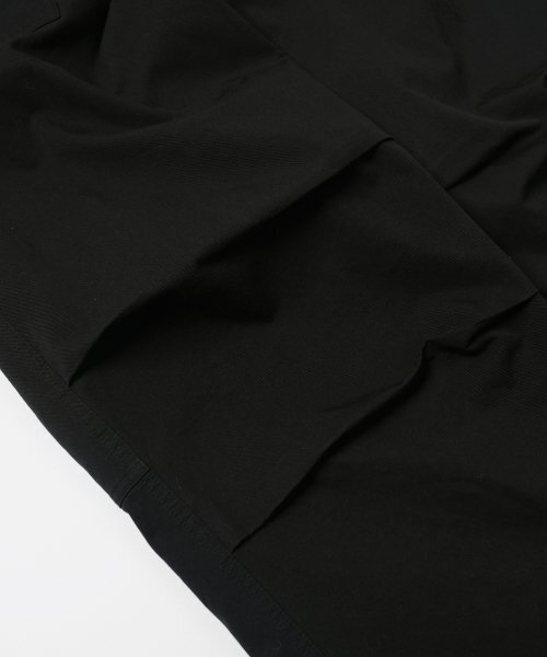 FRIZMWORKS(フリズムワークス)の「BANDING WIDE FATIGUE PANTS _ BLACK(その他パンツ・メンズ・その他・MEDIUM/LARGE/X-LARGE)」の6枚目の写真