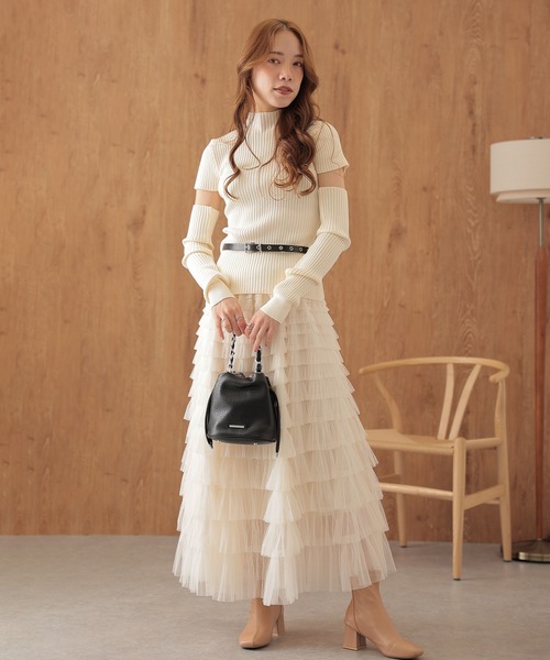 SUWDEE(スーディー)の「arm warmers short sleeve rib knit(ニット/セーター・レディース・アイボリー/ブラック/ブラウン/レッド/オレンジ・FREE)」の6枚目の写真