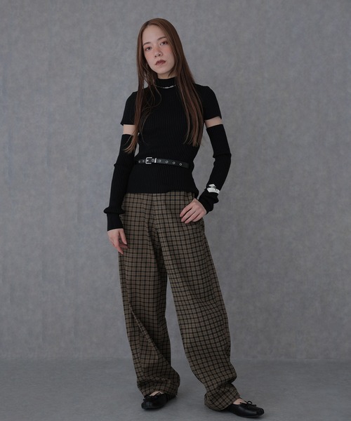 SUWDEE(スーディー)の「arm warmers short sleeve rib knit(ニット/セーター・レディース・アイボリー/ブラック/ブラウン/レッド/オレンジ・FREE)」の8枚目の写真