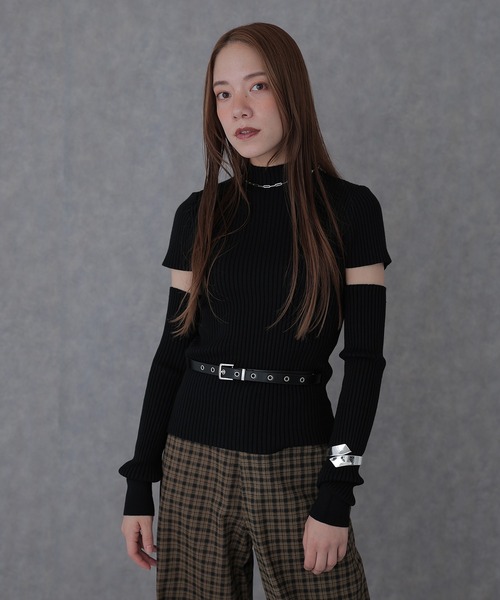 SUWDEE(スーディー)の「arm warmers short sleeve rib knit(ニット/セーター・レディース・アイボリー/ブラック/ブラウン/レッド/オレンジ・FREE)」の10枚目の写真