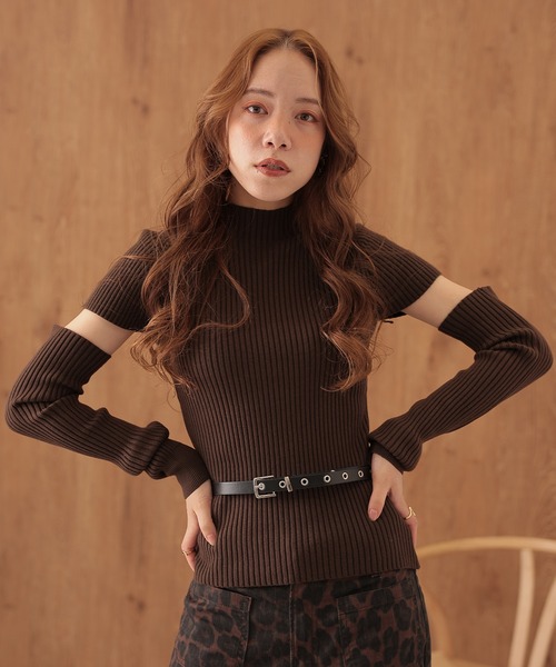 SUWDEE(スーディー)の「arm warmers short sleeve rib knit(ニット/セーター・レディース・アイボリー/ブラック/ブラウン/レッド/オレンジ・FREE)」の12枚目の写真