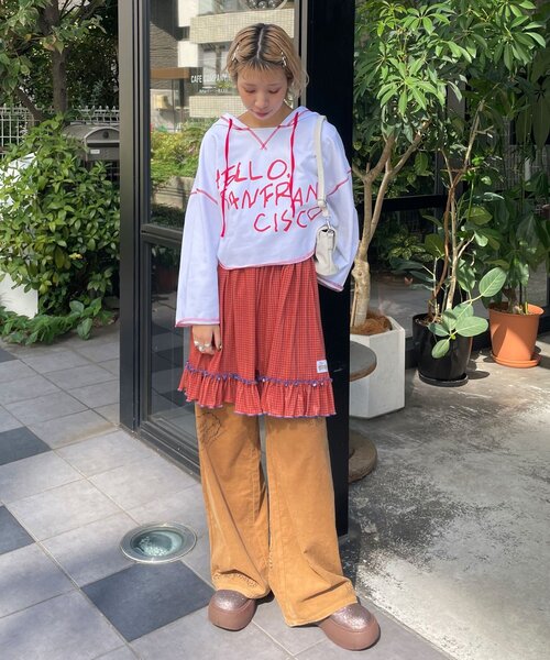 HELLO.SANFRANCISCO（ハローサンフランシスコ）の「【HELLO.SANFRANCISCO/ハローサンフランシスコ】フーディープリントパーカー（パーカー・レディース・ホワイト/レッド/グレー・ONE SIZE）」の9枚目の写真