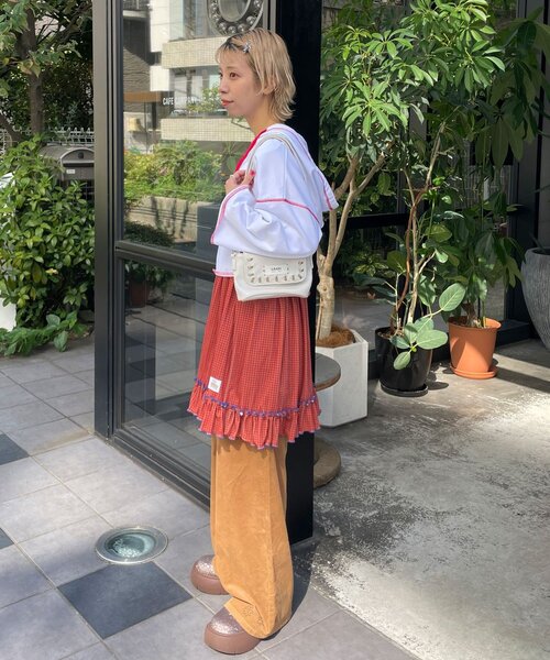 HELLO.SANFRANCISCO（ハローサンフランシスコ）の「【HELLO.SANFRANCISCO/ハローサンフランシスコ】フーディープリントパーカー（パーカー・レディース・ホワイト/レッド/グレー・ONE SIZE）」の10枚目の写真