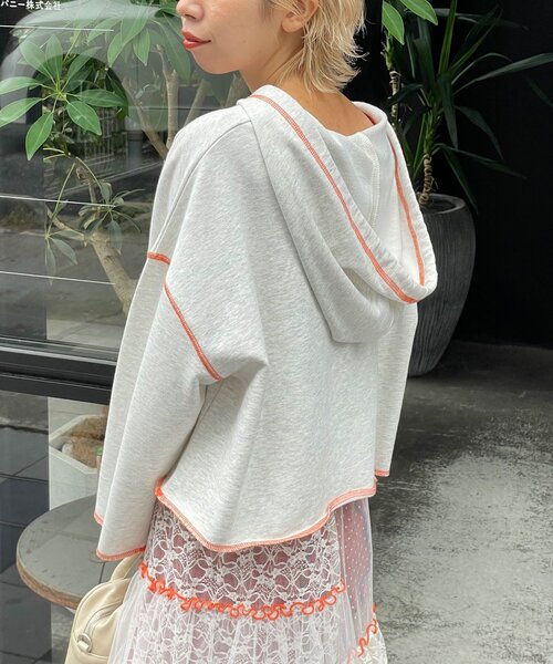 HELLO.SANFRANCISCO（ハローサンフランシスコ）の「【HELLO.SANFRANCISCO/ハローサンフランシスコ】フーディープリントパーカー（パーカー・レディース・ホワイト/レッド/グレー・ONE SIZE）」の22枚目の写真