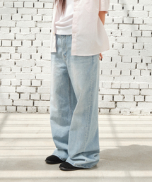 DIVEIN（ダイブイン）の「WIDE FLARED DENIM PANTS (LIGHT BLUE)（デニムパンツ）」