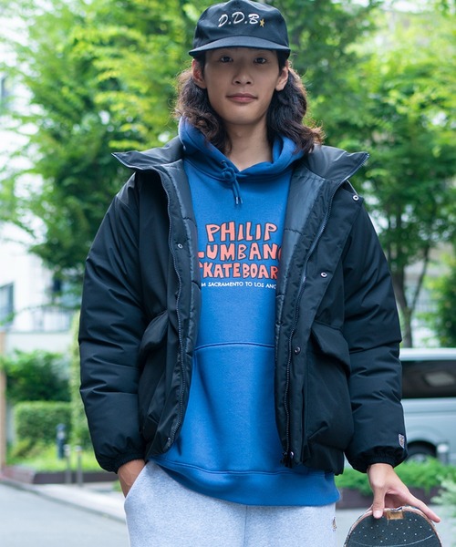 Philip Lumbang（フィリップランバン）の「【75】【Philip Lumbang/フィリップ・ランバン】ロゴアートデザイン スタンドカラー 中綿 パファージャケット/ワンポイント刺繍/ドローコード/防風（ダウンジャケット/コート・メンズ・チャコールグレー/ブラック/ブラウン・M/L/XL）」の17枚目の写真