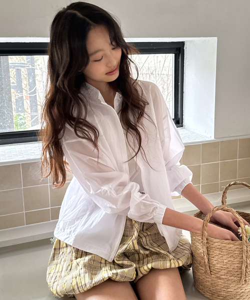 WEDNESDAYOASISFORWOMEN(ウェンズデー オアシス フォー ウーマン)の「タイニーハイネックウィンドブレーカー_IVORY(W25-OT01)(ナイロンジャケット・レディース・アイボリー・FREE)」の1枚目の写真