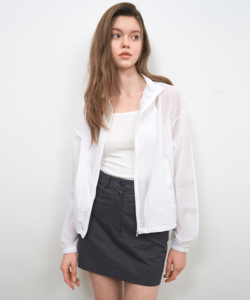 WEDNESDAYOASISFORWOMEN(ウェンズデー オアシス フォー ウーマン)の「タイニーハイネックウィンドブレーカー_IVORY(W25-OT01)(ナイロンジャケット・レディース・アイボリー・FREE)」の3枚目の写真