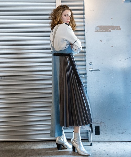 AULA AILA（アウラアイラ）の「【AVIREX】サイドプリーツジャンパースカート（ジャンパースカート・レディース・ライトブルー/ブルー・0/1）」の5枚目の写真