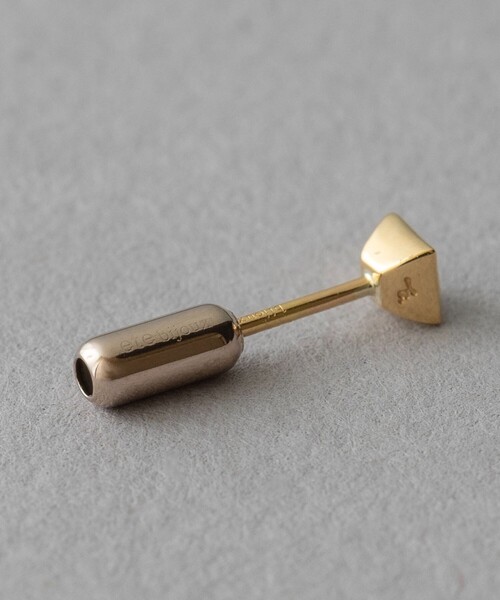 ete bijoux（エテビジュー）の「[ピース] K18YG サファイア スクエア ピアス（ピアス（片耳用）・レディース・イエローゴールド・FREE）」の3枚目の写真
