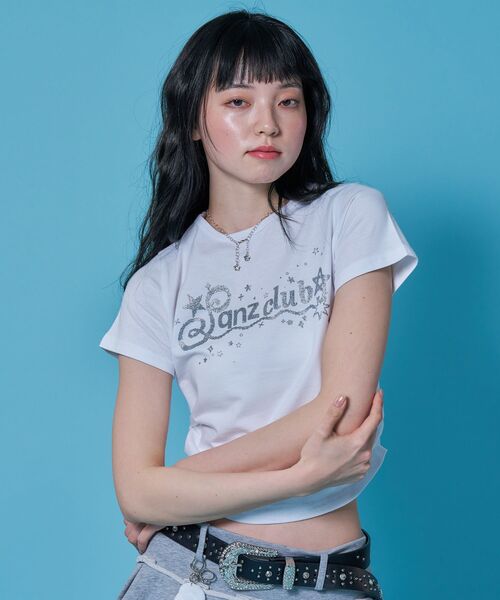 SEQUENZ（シークエンズ）の「※WEB限定 / サイドシャーリング / レディースラメプリントTシャツ /sqnz side shearing glitter tee（Tシャツ/カットソー・レディース・ブラウン/ホワイト/グリーン系その他3/ブラック・MEDIUM/SMALL）」の2枚目の写真