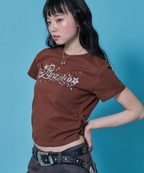 SEQUENZ（シークエンズ）の「※WEB限定 / サイドシャーリング / レディースラメプリントTシャツ /sqnz side shearing glitter tee（Tシャツ/カットソー・レディース・ブラウン/ホワイト/グリーン系その他3/ブラック・MEDIUM/SMALL）」の8枚目の写真