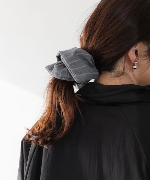 Elura（エルーラ）の「シュシュパールチャーム/643000（シュシュ・レディース・ブラック/グレー・FREE）」の10枚目の写真