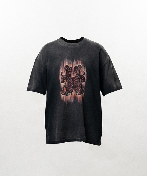 KAMIYA(カミヤ)の「"CRAYON FLAME" Distressed T-shirt(Tシャツ/カットソー・メンズ・レッド/ネイビー/ブラック・M/S)」の1枚目の写真