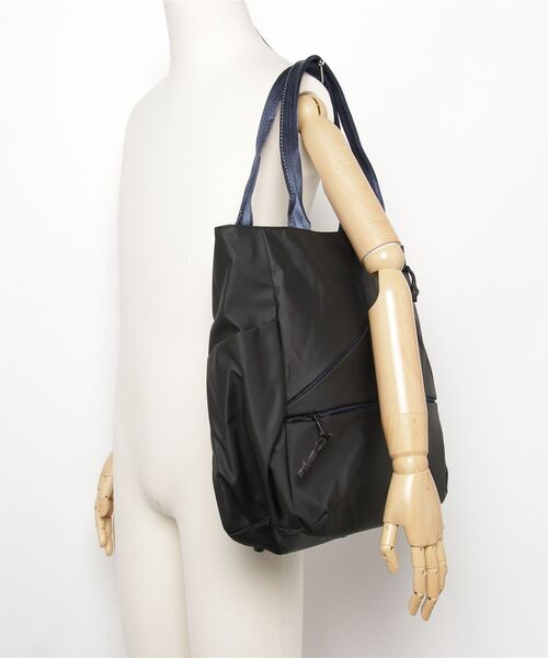 Samsonite(サムソナイト)の「サムソナイトレッド Z-ZIP トート(トートバッグ・メンズ・ブラック/ブラック×ブルー・ONE SIZE)」の19枚目の写真