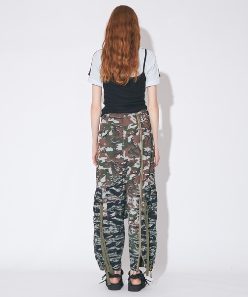 beautiful people(ビューティフルピープル)の「Alpha double-end camouflage cargo PT(カーゴパンツ・メンズ・オリーブ・38/36/42/40/34)」の4枚目の写真