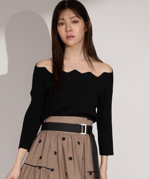 NOELA(ノエラ)の「スカラネックデザインニット(ニット/セーター・レディース・ブラック/オフホワイト/モカ・フリー)」の5枚目の写真