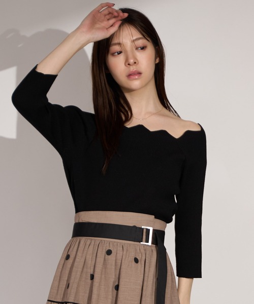 NOELA(ノエラ)の「スカラネックデザインニット(ニット/セーター・レディース・ブラック/オフホワイト/モカ・フリー)」の6枚目の写真